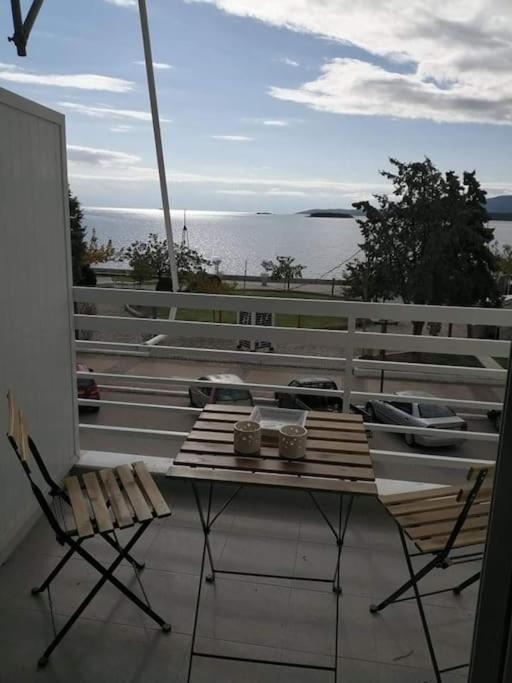 Lovely Sea Front Apartment Itea Eksteriør bilde